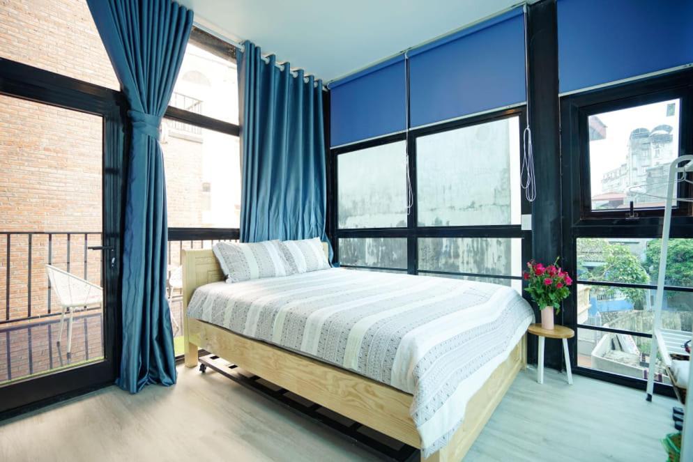 Almor Hostel With Pool In Right Center Ha Long Exterior photo
